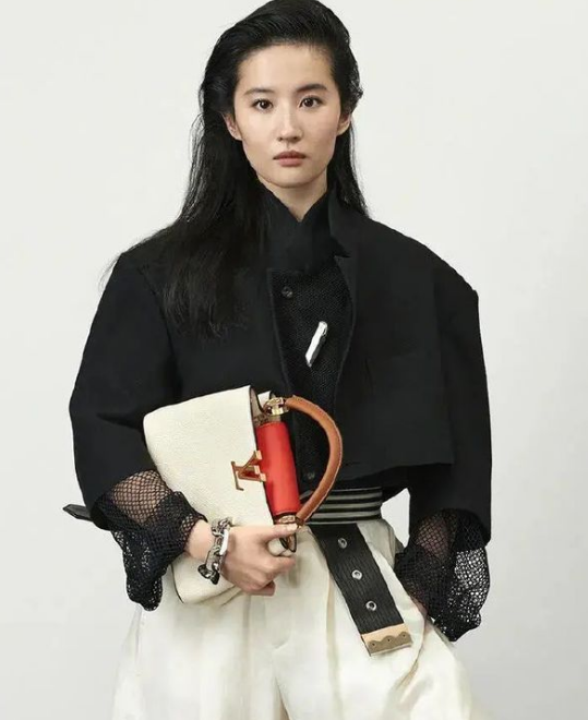 服裝設計師和裁縫區(qū)別是什么？